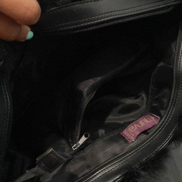 Crocheted with synthetic black fur and faux leather tote - Picture 3 of 6